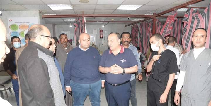 محافظ أسيوط يتفقد مستشفى الغنايم المركزي