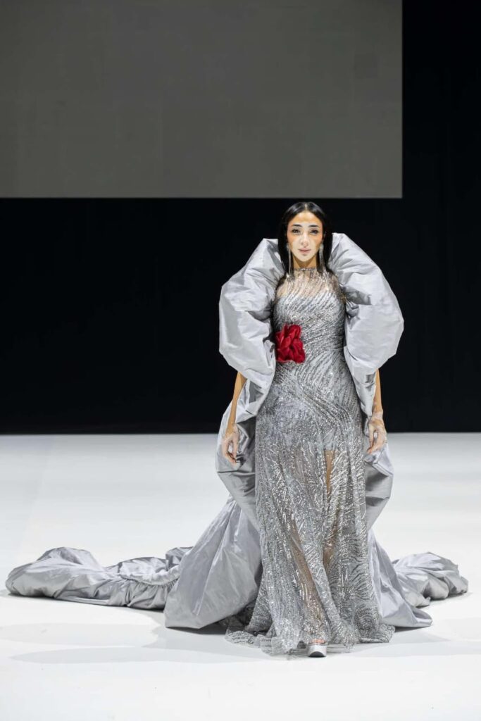 الفنانة لوجين صلاح 