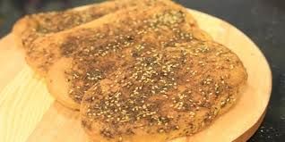 مناقيش بالزعتر والجبنة