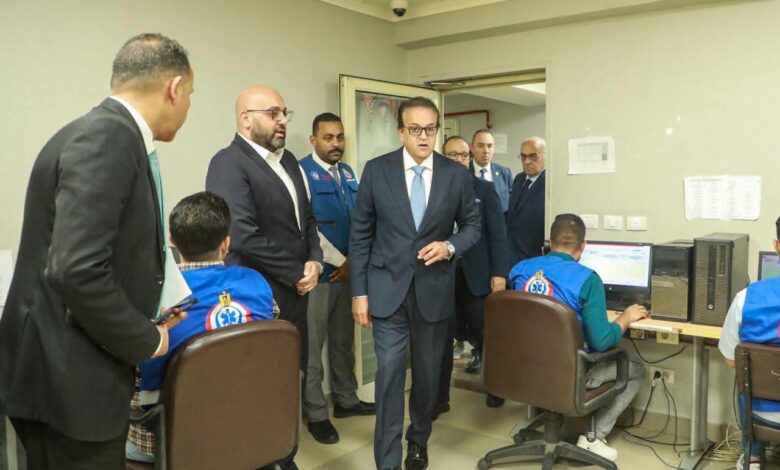 وزير الصحة يتفقد مركز الخدمات الطارئة