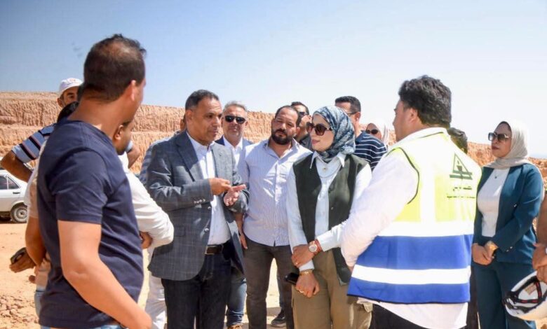 وزيرة الإسكان تتابع مشروعات السويس الجديدة