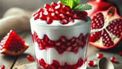 زبادي الرمان بالفراولة
