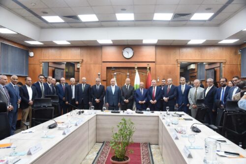 وزيرة الإسكان 