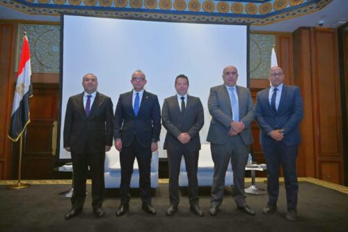 وزير الاستثمار 