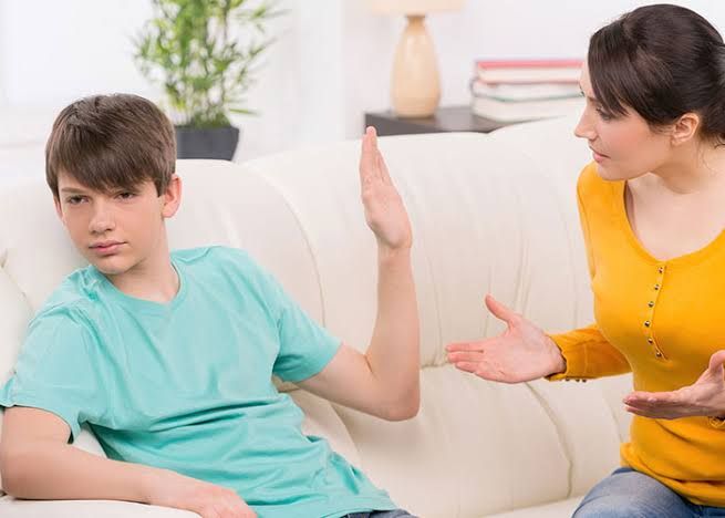 أسباب تمرد المراهق